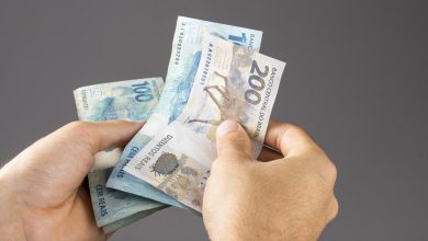 Jornal JA7 - Caixa começa a pagar Bolsa Família com adicional de R$ 150