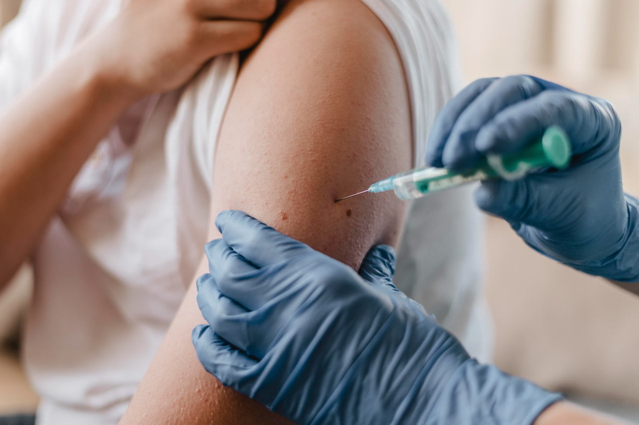 Jornal JA7 - Goiânia amplia vacinação com bivalente contra Covid-19 para pessoas a partir de 18 anos