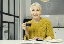Hotelaria para Idosos Goiânia - O consumo de café faz mal para idosos?