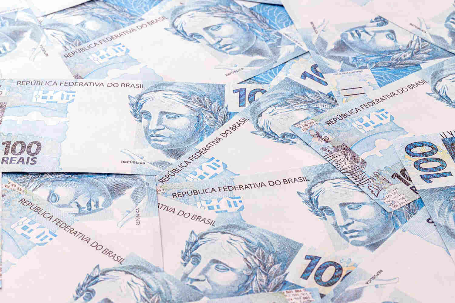 Brasileiros deixam de sacar R$ 7,51 bilhões em recursos financeiros, alerta Banco Central